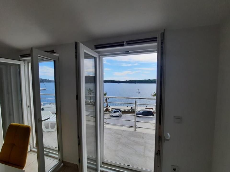 Ojdana Zivkovic Apartman Rogoznica  Kültér fotó